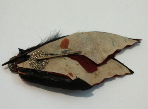 Burgundy Bird Feather Fascinator Scarlet Flapper 20s Red race Vintage hat pinup - Bild 7 von 8