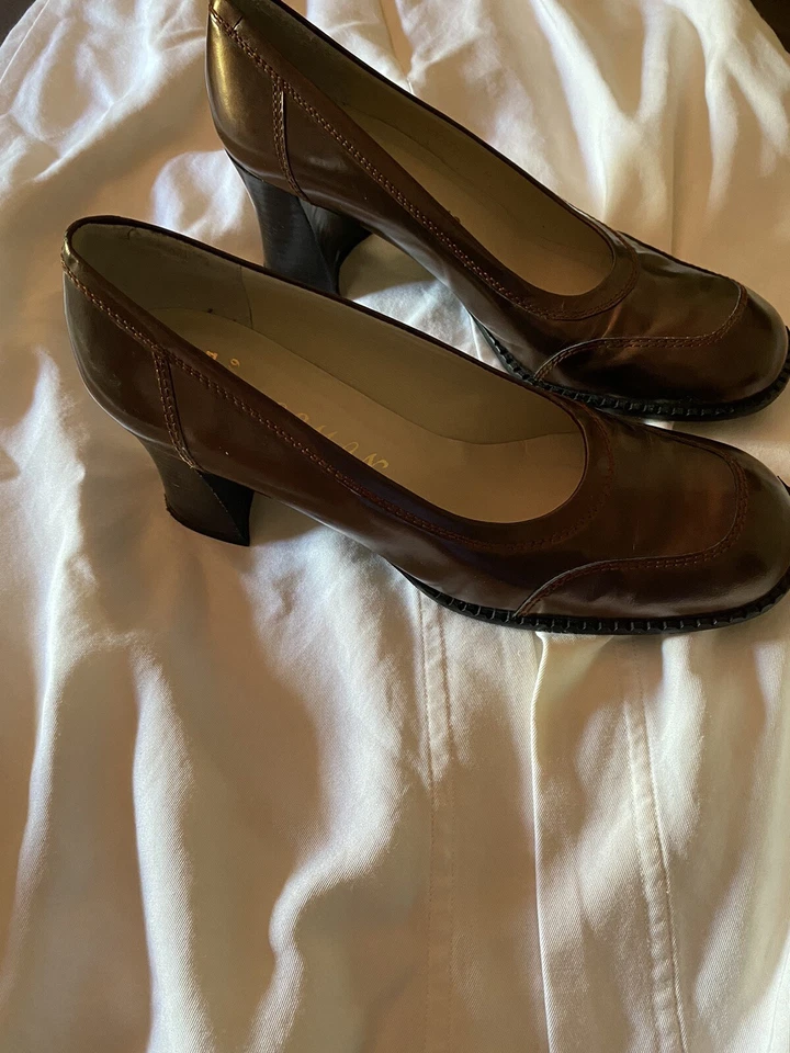 Delman Copper Patent Leather Chunky Heel Pumps 9 M - Image 2 of 4