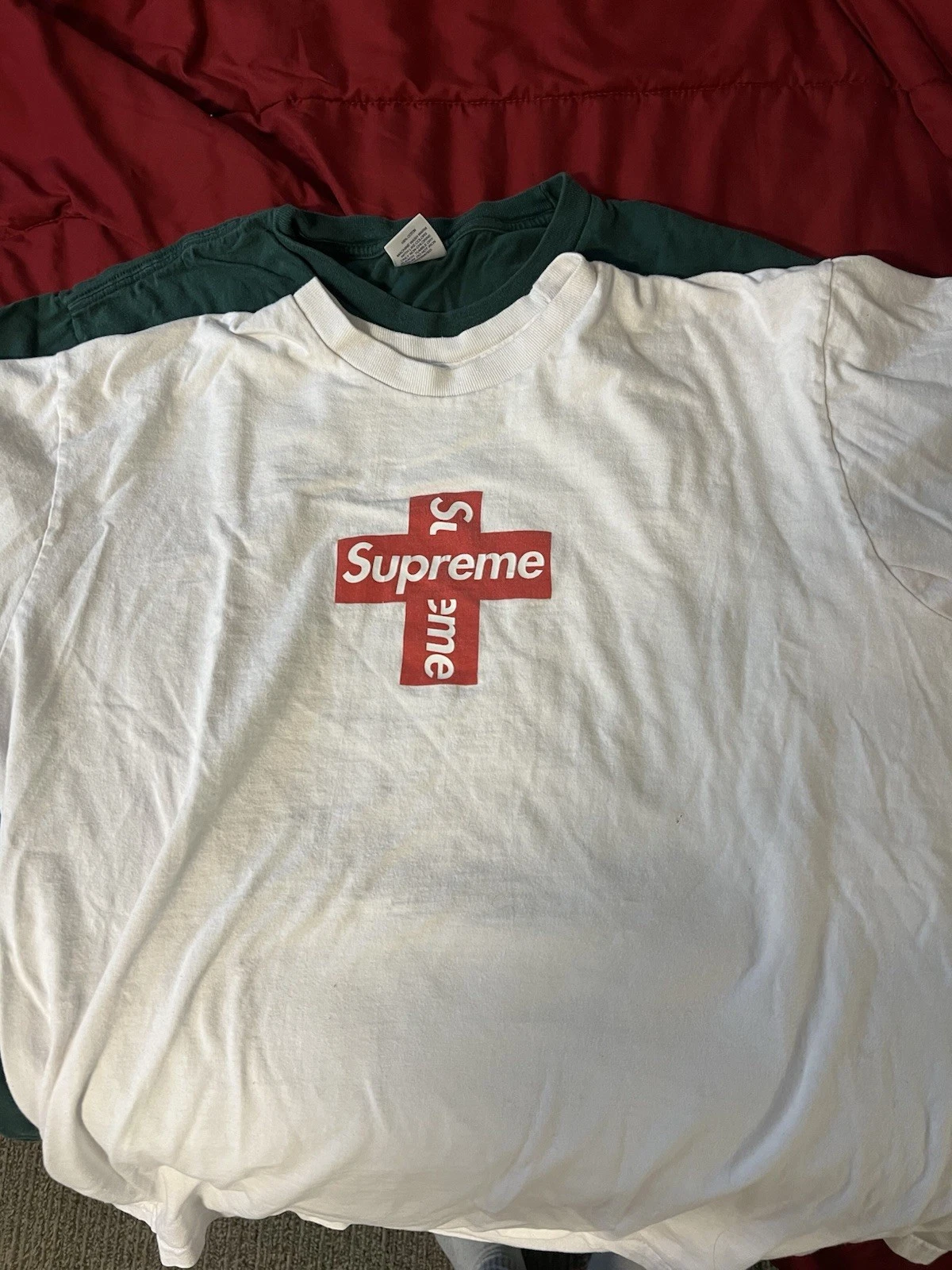 Grande boîte croix suprême logo blanc