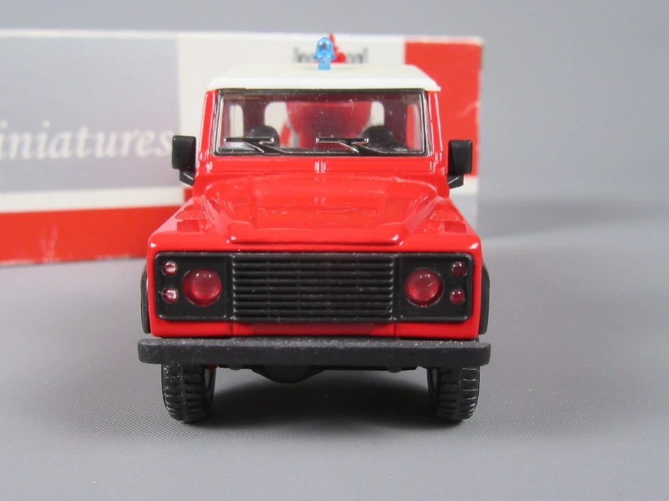 D188 Solido Réf 130 Land Rover Defender 110 Pick-Up VLIS 1/43 + Boite - Photo 2/4