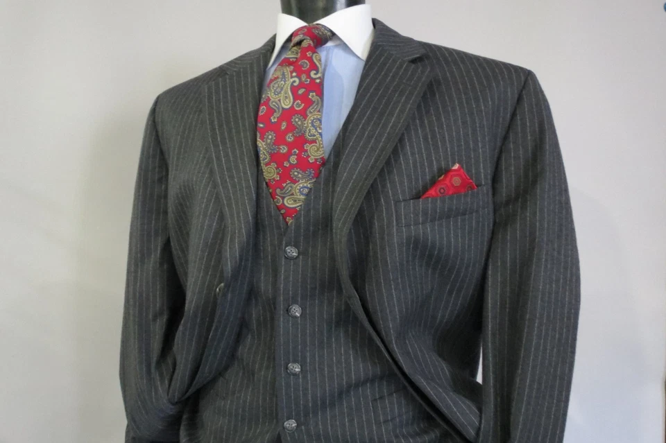 Classic Bill Blass wool cashmere blend bold chalk stripe three piece suit 46 L - Image 2 of 4