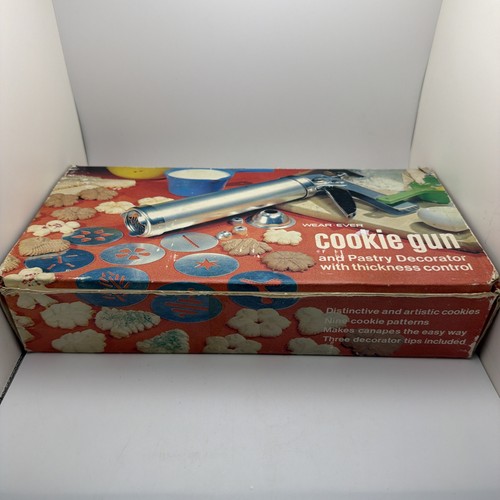 Pistola per biscotti e pasticceria vintage Wear-Ever 3365 COMPLETO con scatola e ricette - Foto 7 di 8