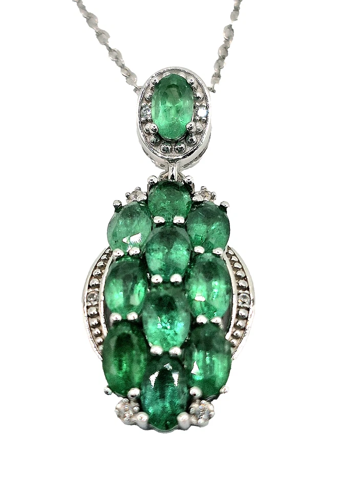 AAA Zambia Esmeralda y Circón Blanco Colgante y Cadena Rodio Sobre Plata de Ley Foto 2 de 4