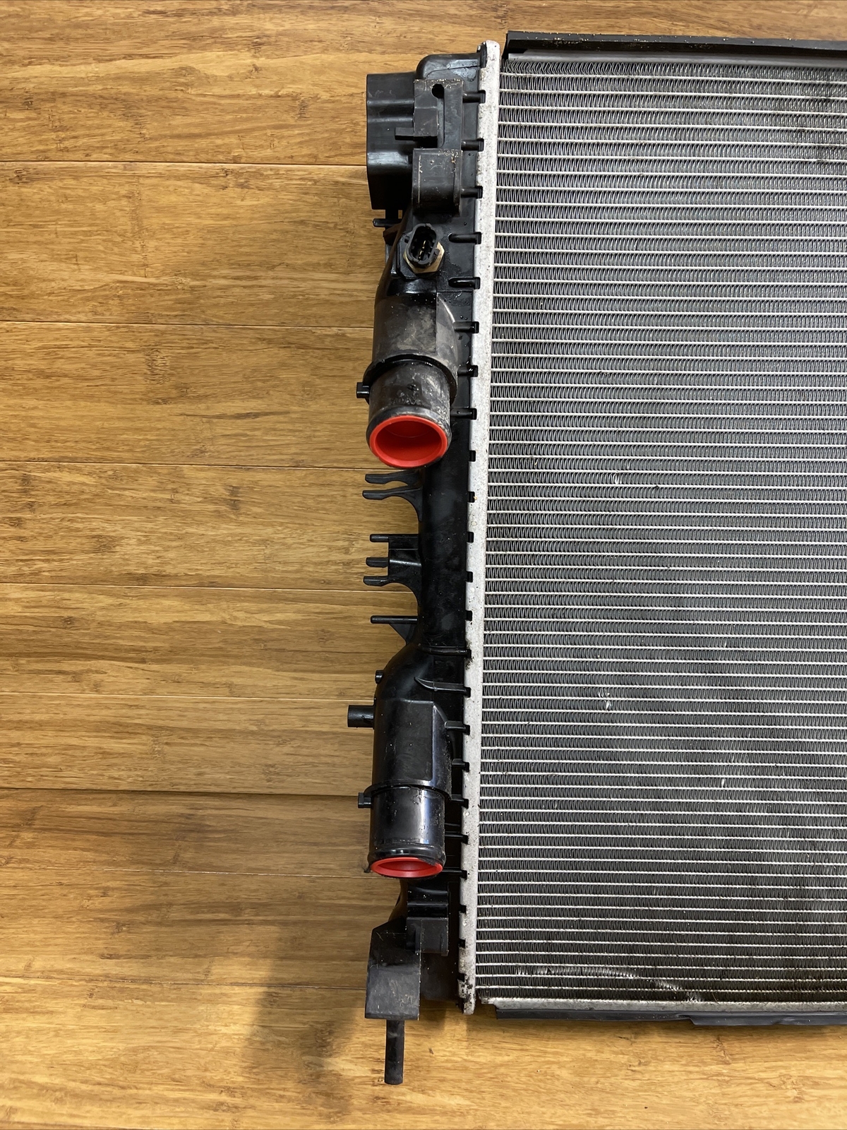 2017-2020 Maserati Levante Ghibli OEM Cooling Radiator 670038340