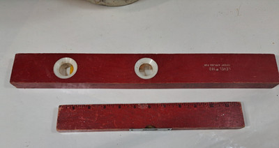 2 VINTAGE COLLECTABLE WOODEN LEVELS link's bro inc-johnson level
