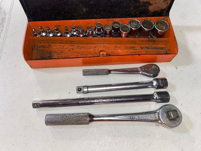 VINTAGE WILLIAMS 1/2 Ans 3/8 SAE SOCKET SET W/ METAL CASE - USA MADE