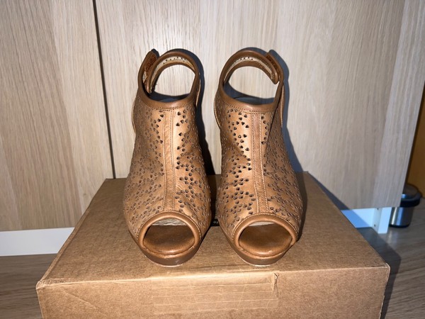 schuhe high heels, 39, wenig gebraucht, blockabsatz, plateau, kamel, offen,klett