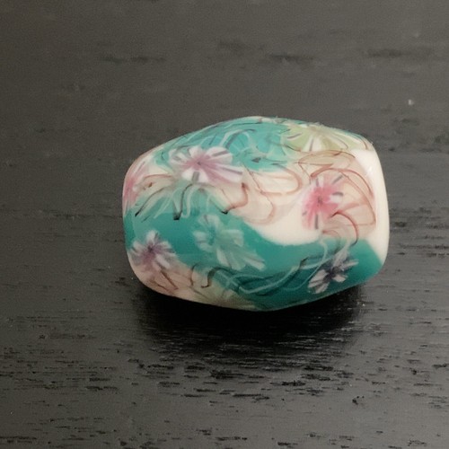 Apr-44 Japanese OJIME tombodama netsuke green and pale floral pattern on a white - Picture 4 of 6