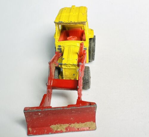 Corgi Juniors Tractor 3303 Massey Ferguson Diecast Vintage Tractor Red & Yellow - Picture 3 of 5