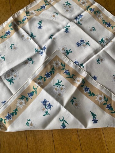 Nikituch Halstuch Tuch Schal Nickituch Wunderschön 55 X 55 Cm Mit Enzian Beige
