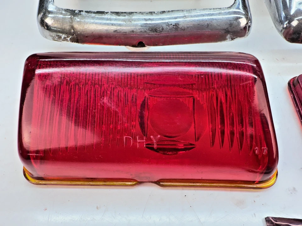 Biseles de luz trasera cromados y vidrio rojo OEM 1946 1947 1948 DODGE DELUXE D24 B84-20 Foto 4 de 4
