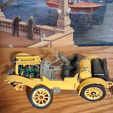 Ertl American Muscle 1915 Stutz Bearcat 1:18 Diecast Yellow/Black Hood