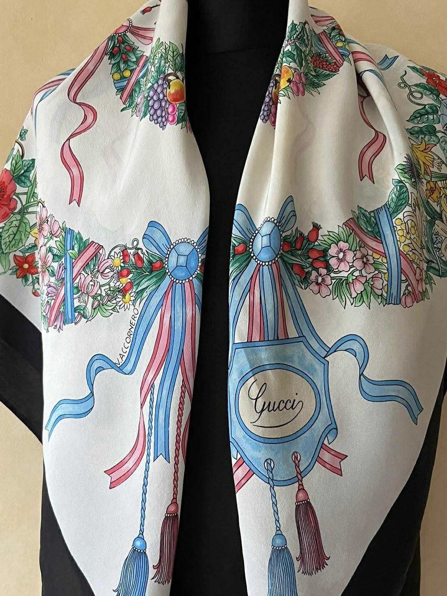 小物 GUCCI Vittorio Accornero Vintage Scarf 4 Vintage Gucci Vittorio Accornero Floral Butterfly Scarf – Recess