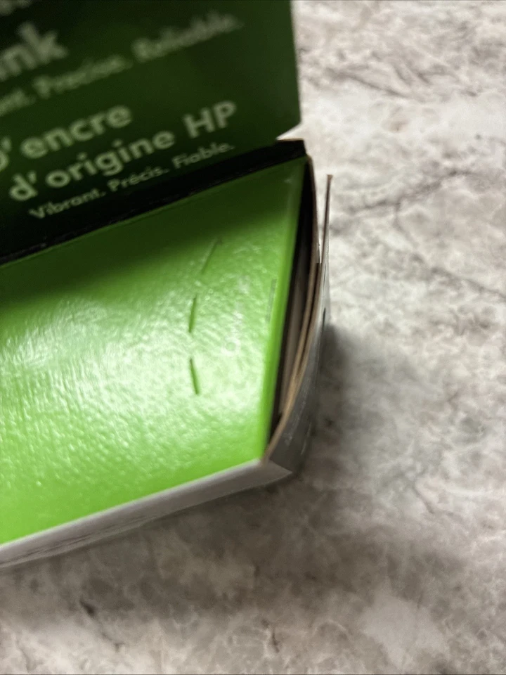 HP 63XL High Yield Tri-color Ink Cartridge (F6U63AN) Expires 04/2021 - Image 3 of 4