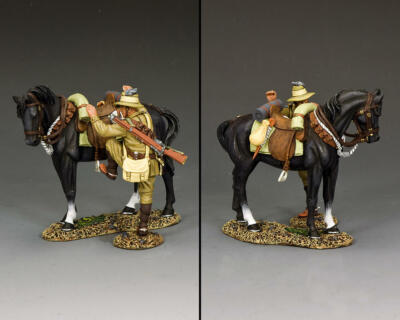 King and Country AL106 - ALH Trooper Mounting Up (Black Horse Version) Figur