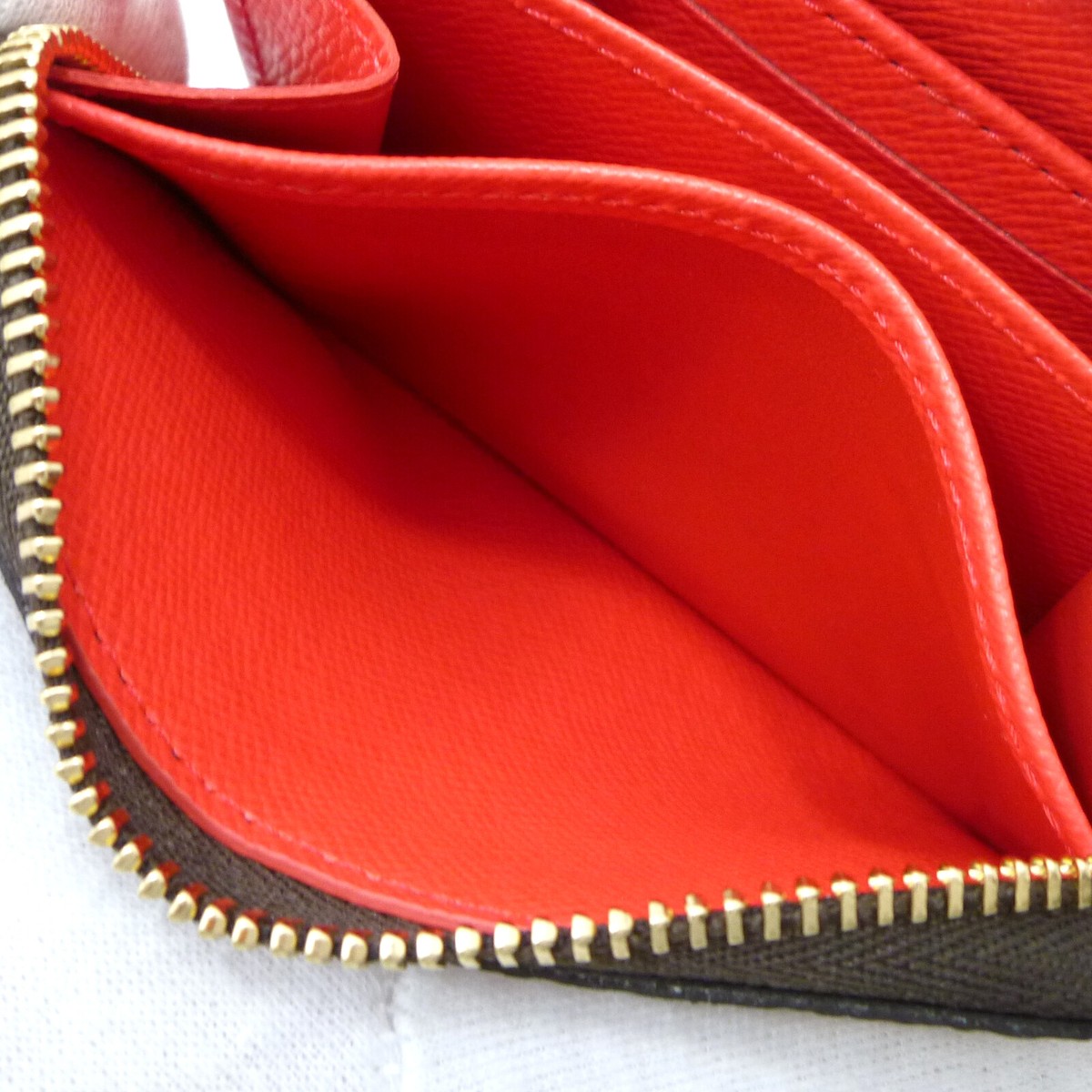 Authentic LOUIS VUITTON Zippy Coin Purse Vivienne Japan Authentic LOUIS VUITTON Zippy Coin Purse Vivienne Japan
