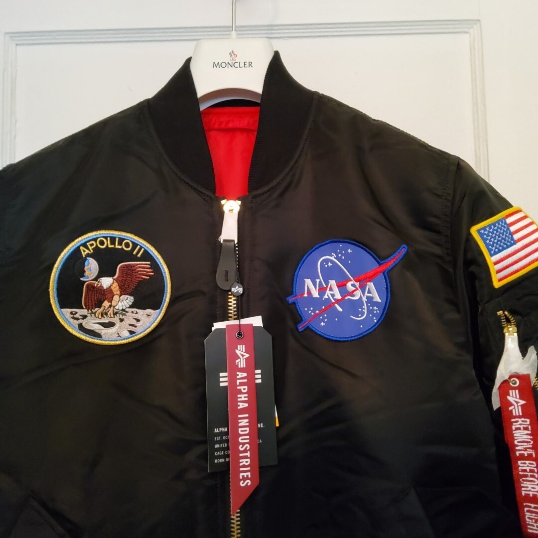 アルファインダストリーズ　MA-1 NASA APOLLO Alpha Industries Men's Apollo MA-1 Flight Jacket (XS, Black