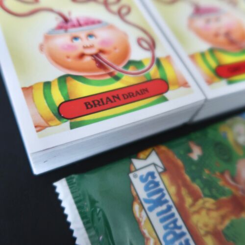 2015 GARBAGE PAIL KIDS 1ST SERIES 1 COMPLETE 132 CARD SET + WRAPPER - Picture 3 of 3