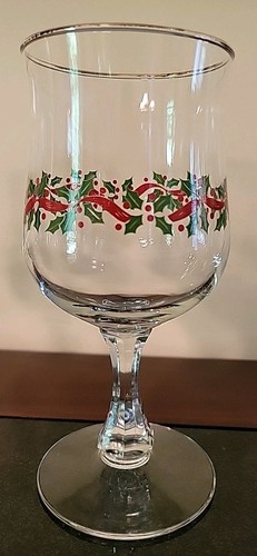 Vintage Libby Christmas Wine Glasses, Gold Rims, With Holly, Berries and Ribbons - Picture 1 of 9