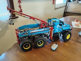 LEGO TECHNIC: 6x6 All Terrain Tow Truck (42070) 99% Complete No Manuel Or Box