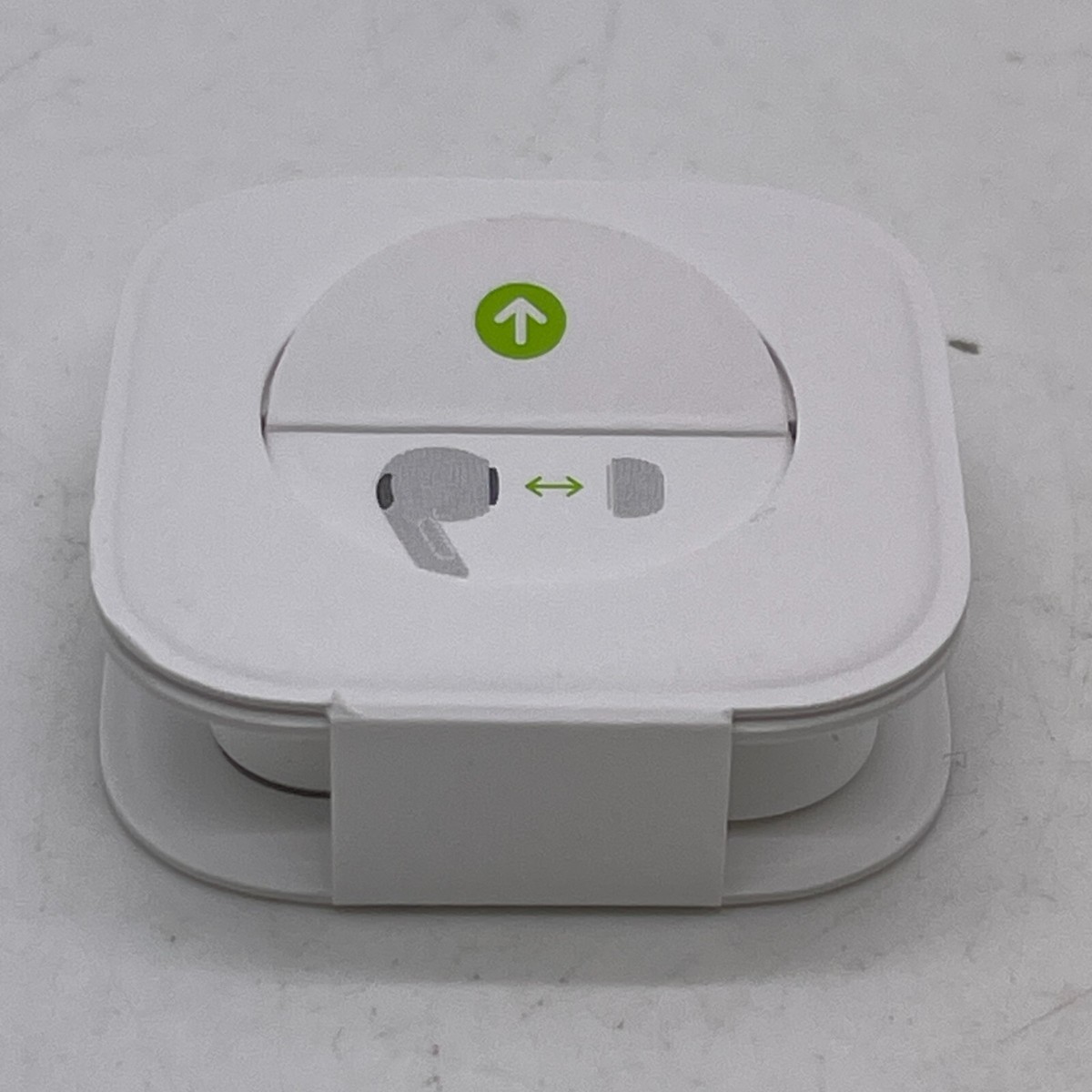 Apple AirPods Pro Wireless MagSafe Charging Case MWP22AM/A *RIGHT