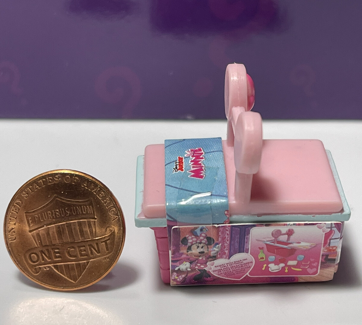 New Zuru Mini Brands - Minnie Mouse Picnic Basket GOLD /SILVER