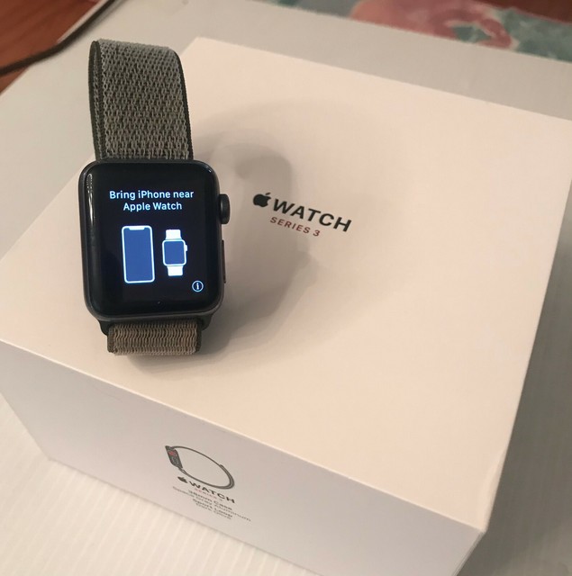 Apple Watch Series 3 38mm Space Gray Aluminium Case with Dark Olive Sport Loop (GPS + Cellular