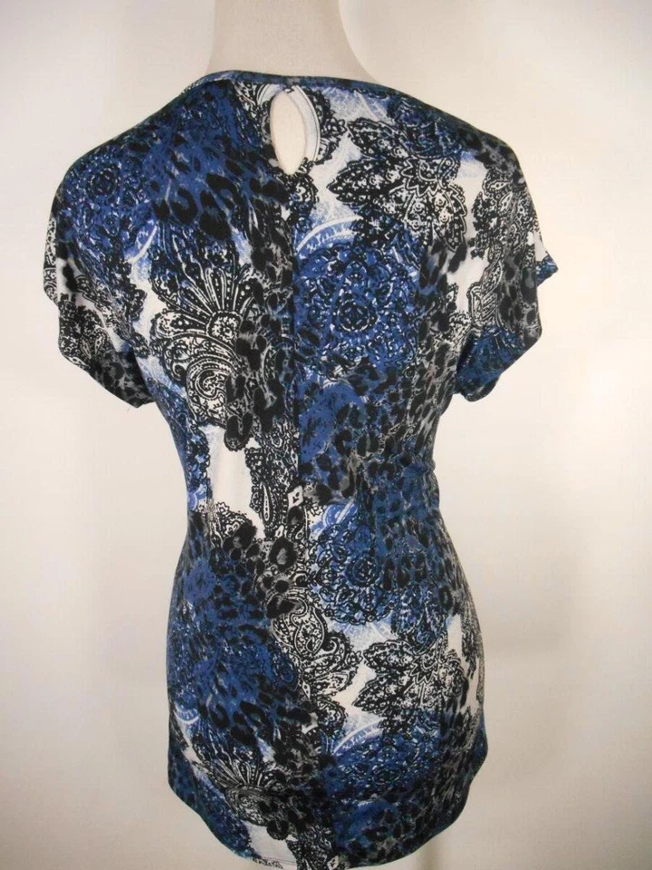 Hermosa Blusa Para Mujer Mediana De Colección Suzie Azul Diseño Paisley Manga Corta Foto 4 de 4
