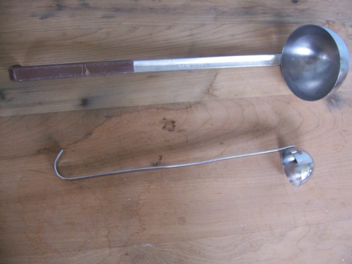 Lotto di 2 mestoli vintage Vollrath 58055, 6 once e 58510, 1 oz venduti in acciaio inossidabile - Foto 5 di 11