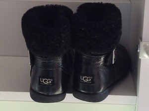 black ugg boots uk