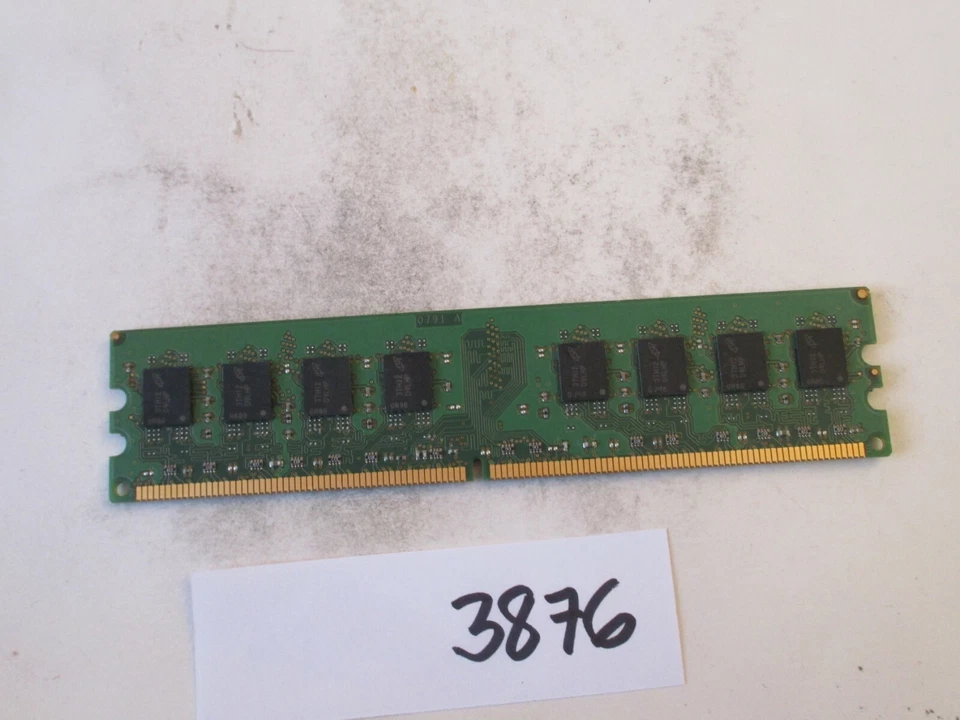 Micron MT16HTF25664AZ-800H1 2Gb PC2-6400 800Mhz DDR2 Desktop Memory RAM (3876) - Image 2 of 2