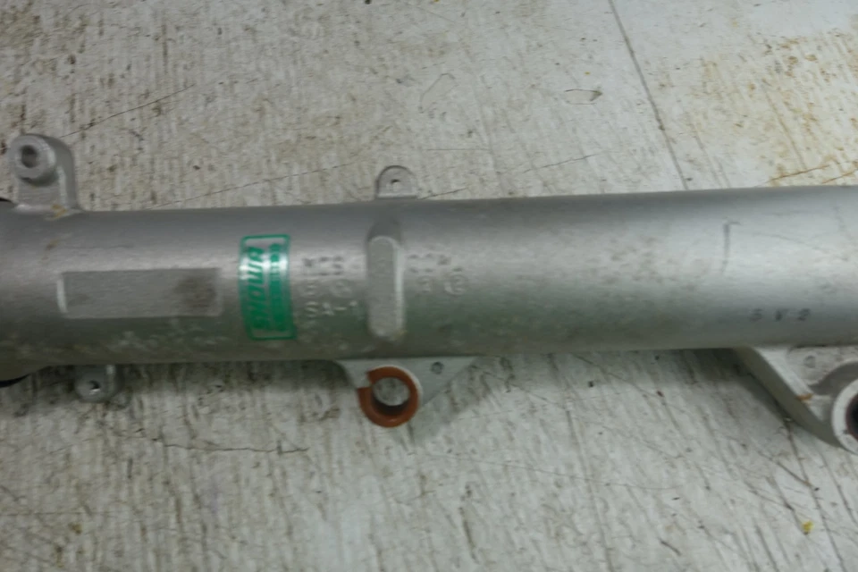 HONDA ST1300 ST 1300 GARFO DIANTEIRO ESQUERDO ASSY TODOS OS ANOS ABS NÃO BOM LIMPO RETO - Imagem 4 de 4