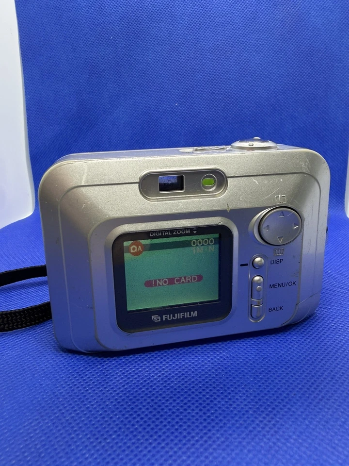 Fujifilm Finepix A201 Digital Camera 2.0MP Silver, photo 4 of 5