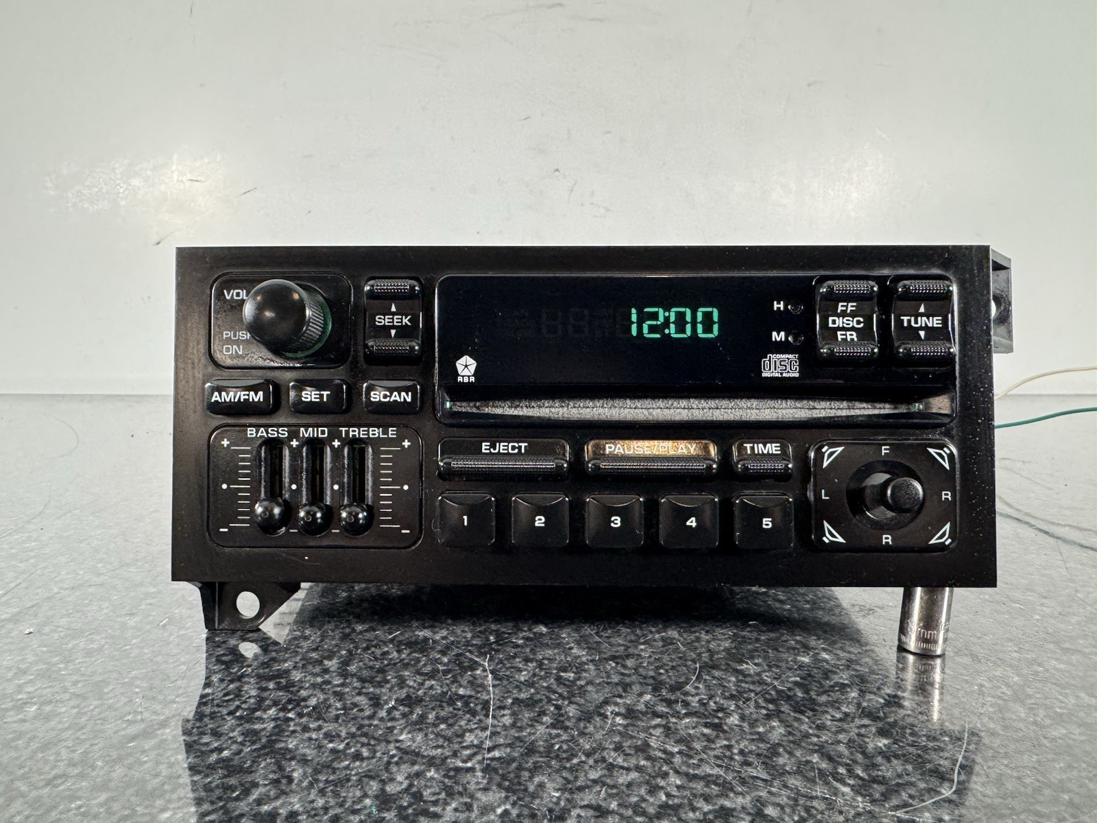 Equalizer Oem P04704373ae