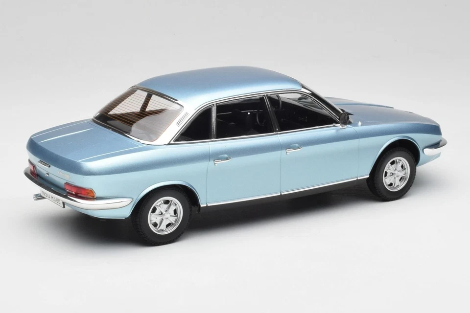 151015400 NSU Ro80 Blue Metallic Minichamps 1/18 - Immagine 2 di 4