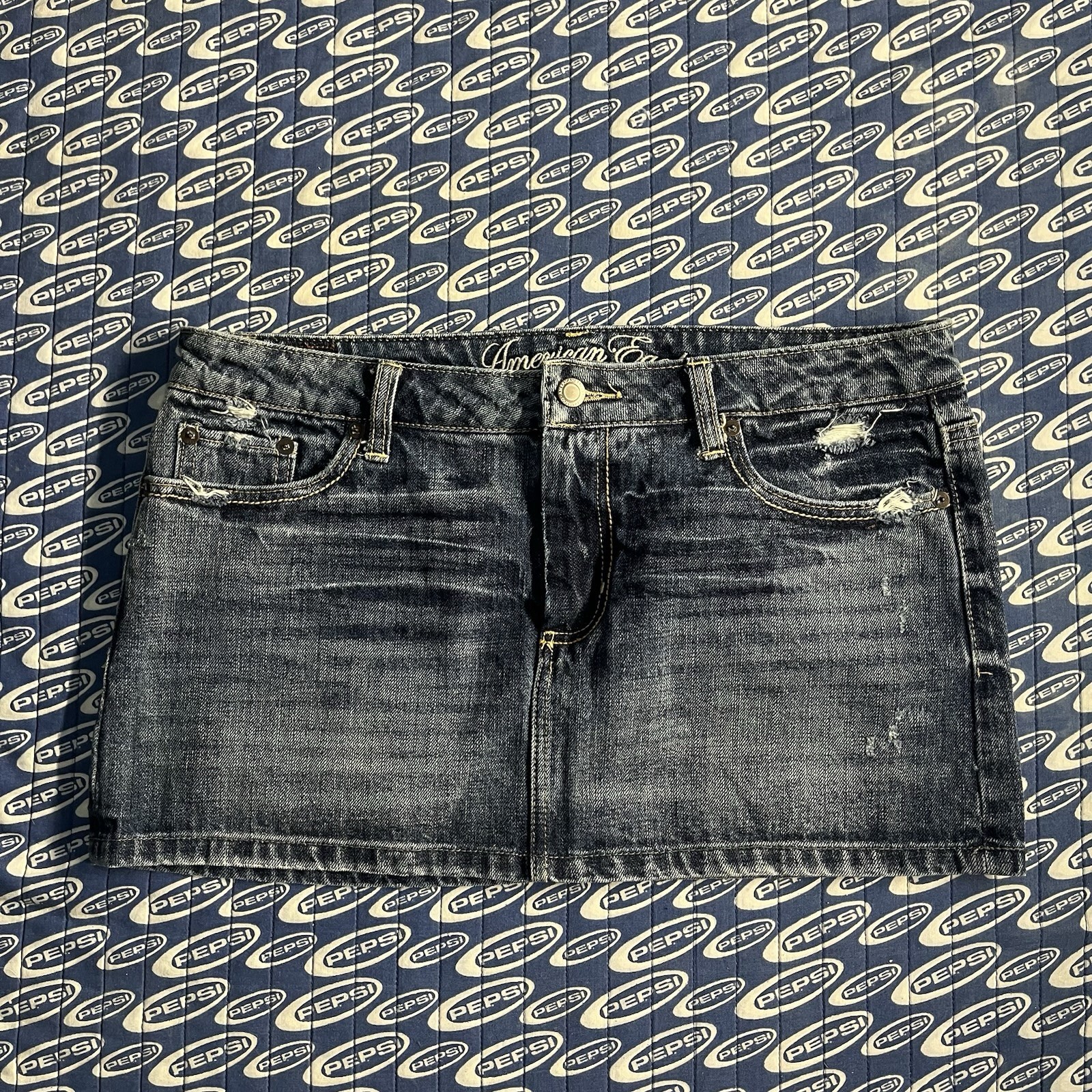 Women’s American Eagle Denim Mini Skirt Med Wash Faded Size 10 Y2K 2000s Short