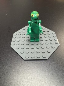 Lego Frenzy Space Police III 5971 Green Alien Villian Mini Figure