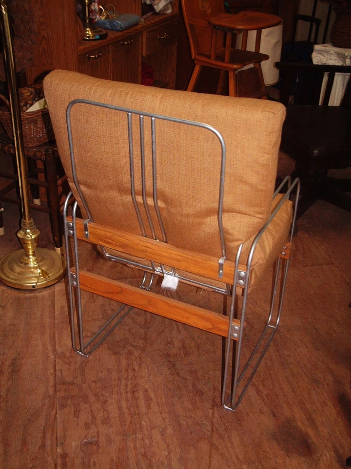 Silla de diseño de metal años 50, listones de roble, color plata, 36 pulgadas H X 24 W X 22 Foto 4 de 4