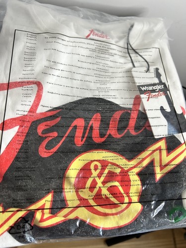 T-SHIRT DONNA FENDER X WRANGLER RETRÒ SHRUNKEN CON CAPPELLO NUOVA ETICHETTATA - Foto 7 di 11
