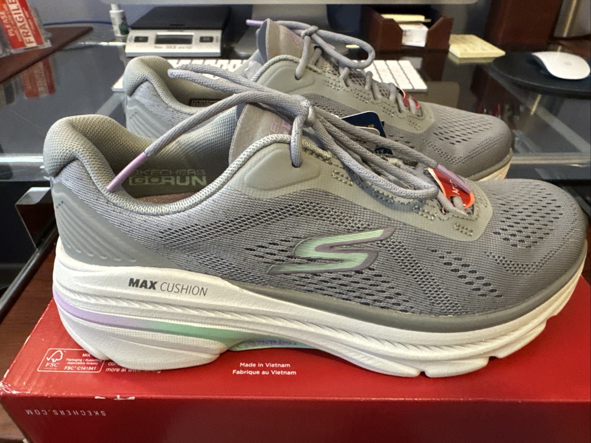 ムニック　コンチネンタル　新品38　25.3センチ Skechers MAX CUSHIONING ARCH FIT 2.0 Running Shoes Gray/Mint