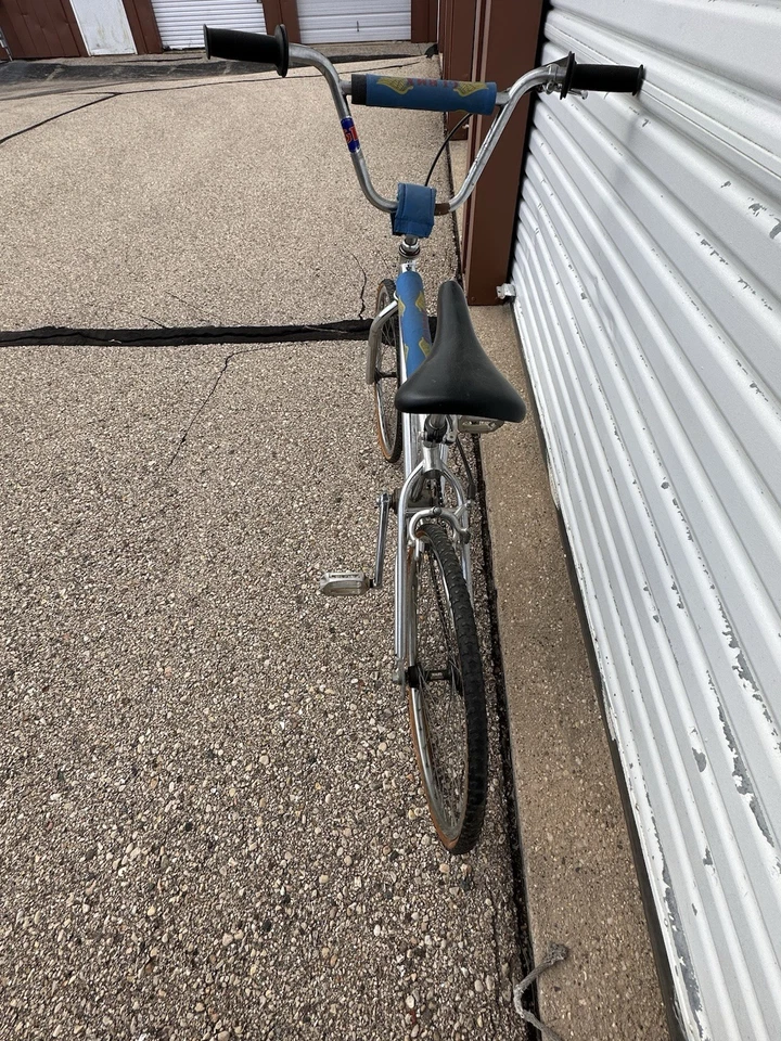 GT BMX Santa Ana 1982 edición original único dueño bicicleta rara vieja escuela bicicleta de carreras Foto 2 de 3