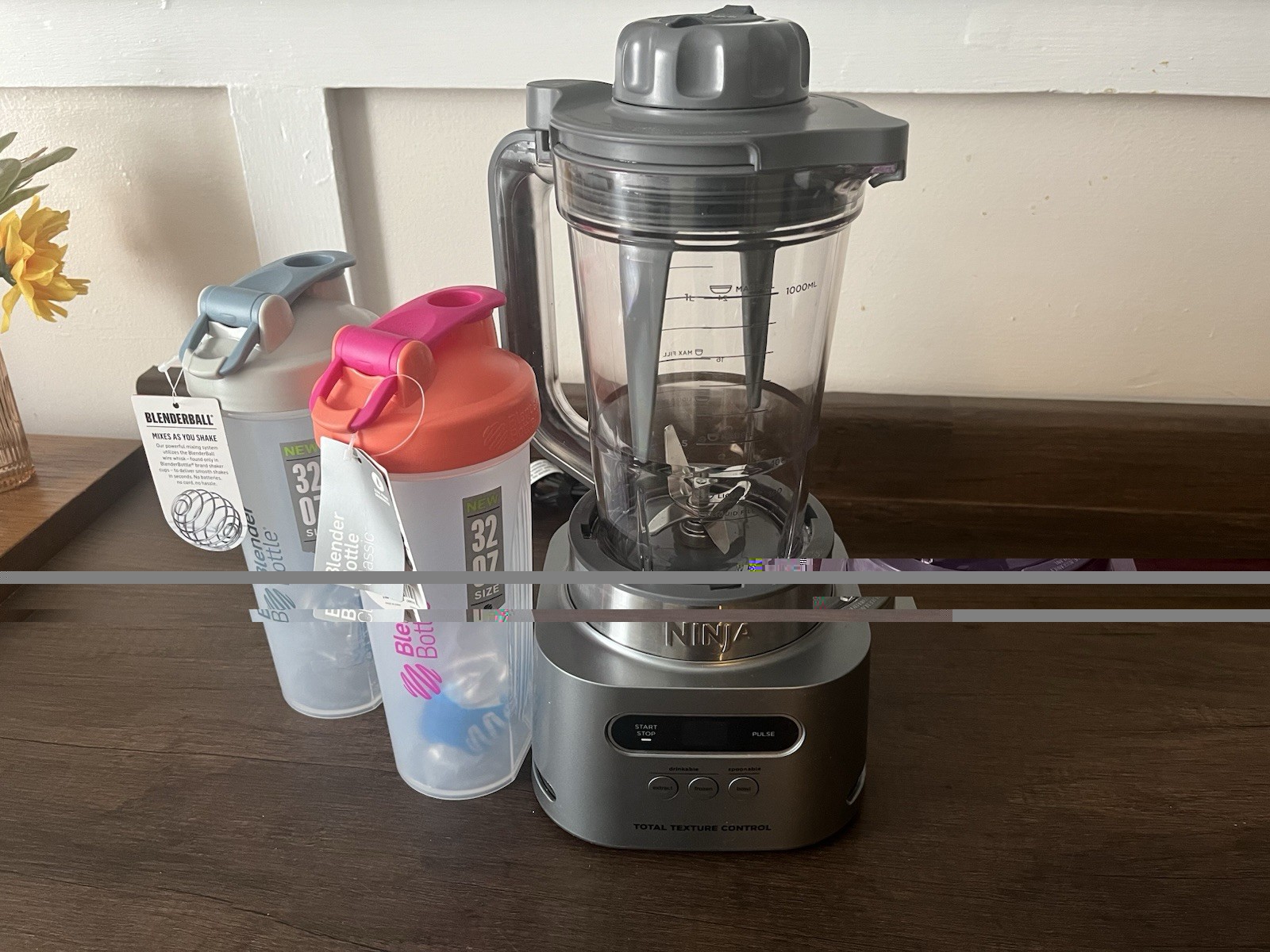 Ninja Professional Blender Total Texture Control with 32 oz Bottles