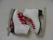 Glacier 210 by Jackson Ice Skates White Girls Size 2 Figure Skates