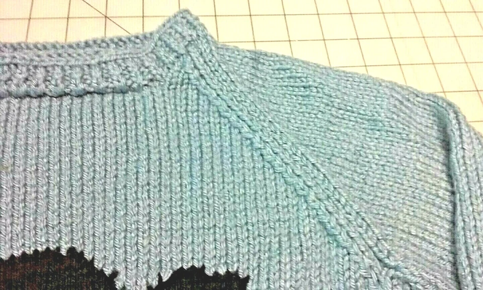 Nuevo Suéter Pullover Mickey Mouse Manga Raglán para Niños Tejido a Mano 2T a 5T Foto 3 de 4