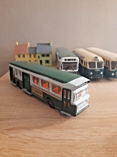 889- AUTOBUS PARISIEN ou URBAIN DINKY SUPERTOYS 1/43