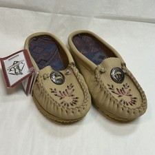 Bastien Industries Hiawatha Moccasins Style 1156 Women's Size 5