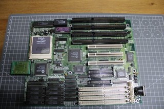 Motherboard UM8810PAIO with Intel DX4 100 (actually a 486 series) SK051