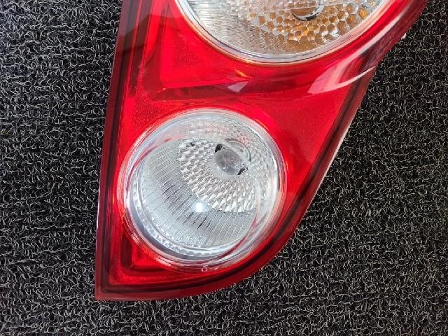 Chevrolet Spark EV 2015 luz trasera derecha Foto 3 de 4