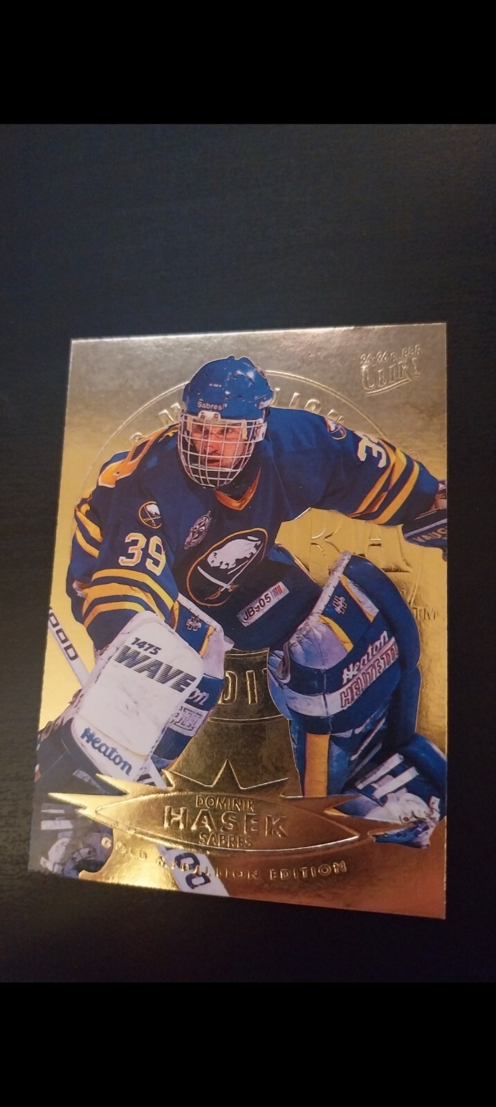 1995-96 Fleer Ultra - Gold Medallion Edition #18 Dominik Hasek