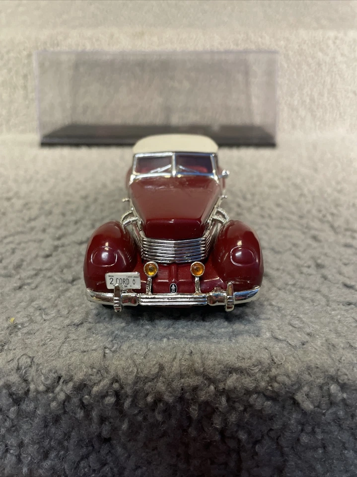 Signature Models 1937 Cord 812 Supercharged Coupe Burgundy 1:32 Scale Diecast - Image 3 of 4